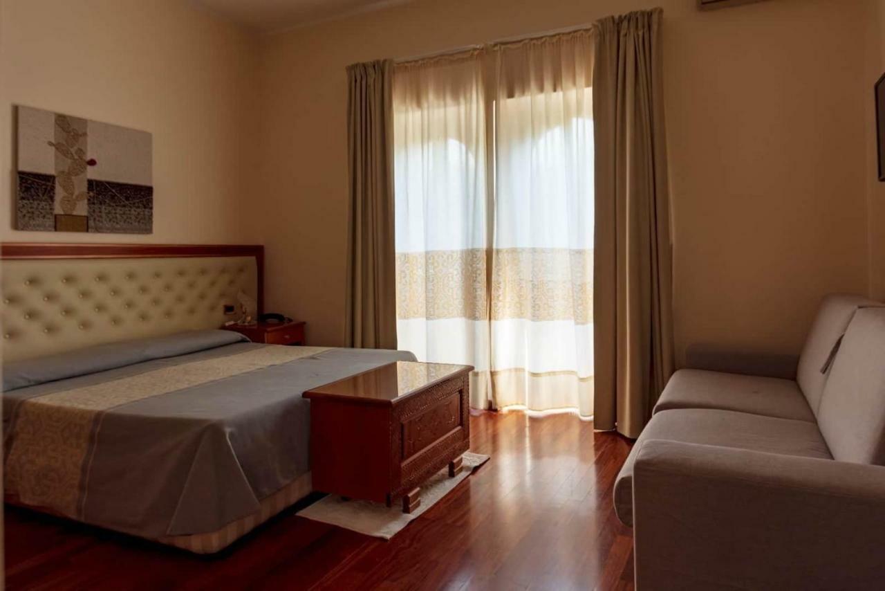 Hotel Del Corso Сант'Антьоко Екстер'єр фото