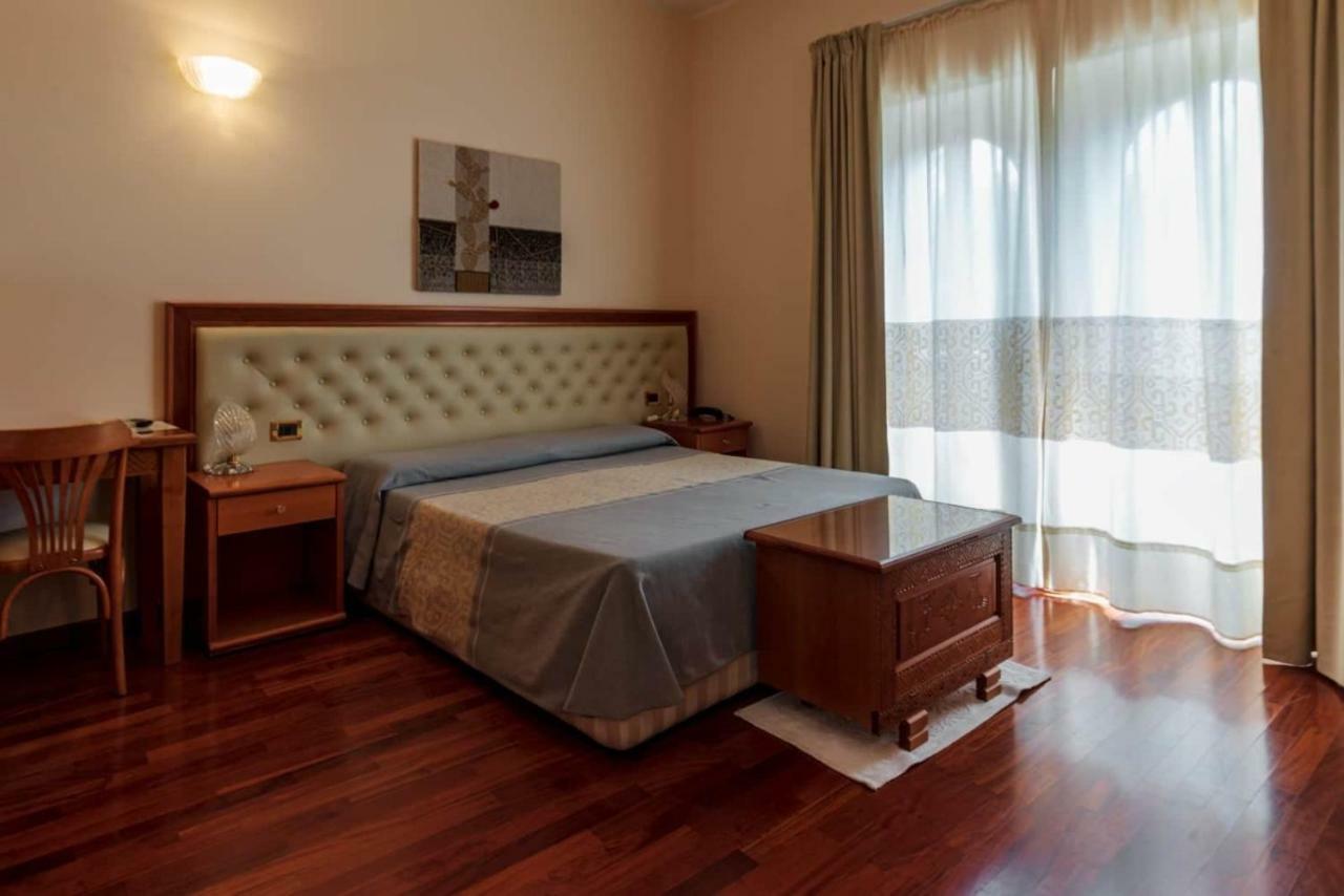 Hotel Del Corso Сант'Антьоко Екстер'єр фото